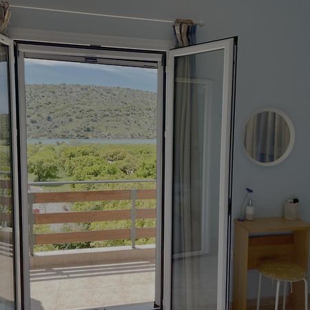 Ktima Klimentini Apartamento Vivári Exterior foto