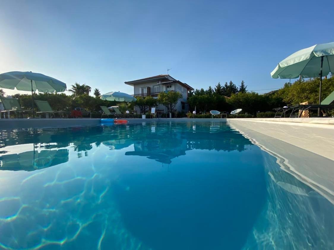 Ktima Klimentini Apartamento Vivári Exterior foto